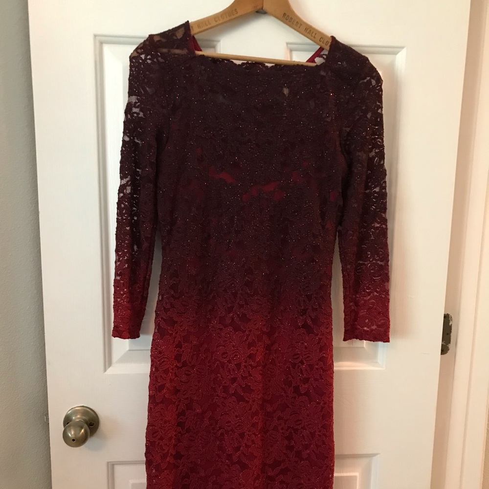 Ombré red to maroon sparkly 3/4 dress.